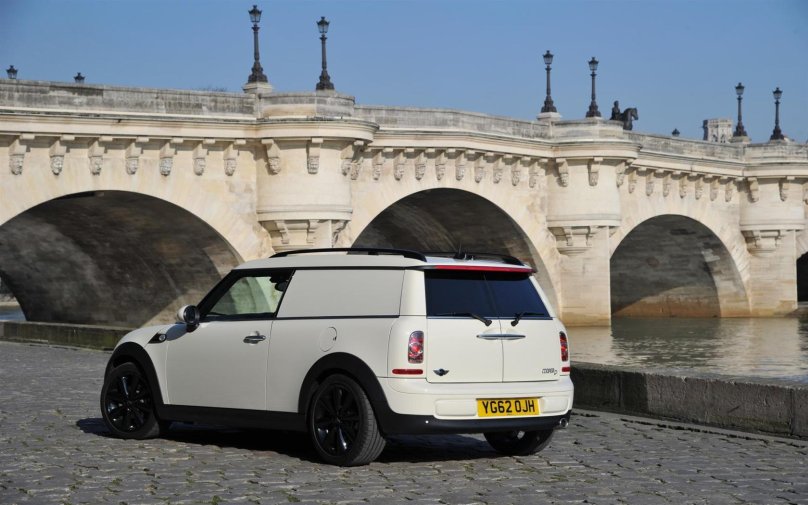 Мини Купер с прицепом