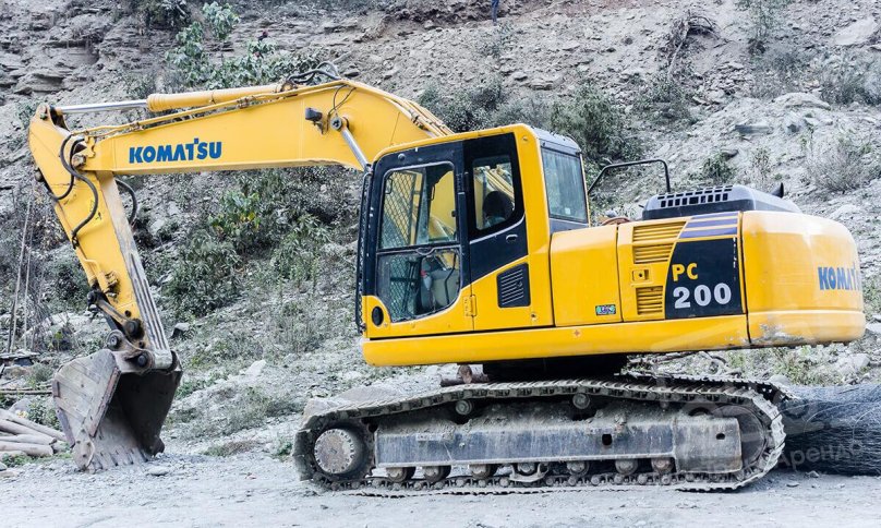 Komatsu pc200-8
