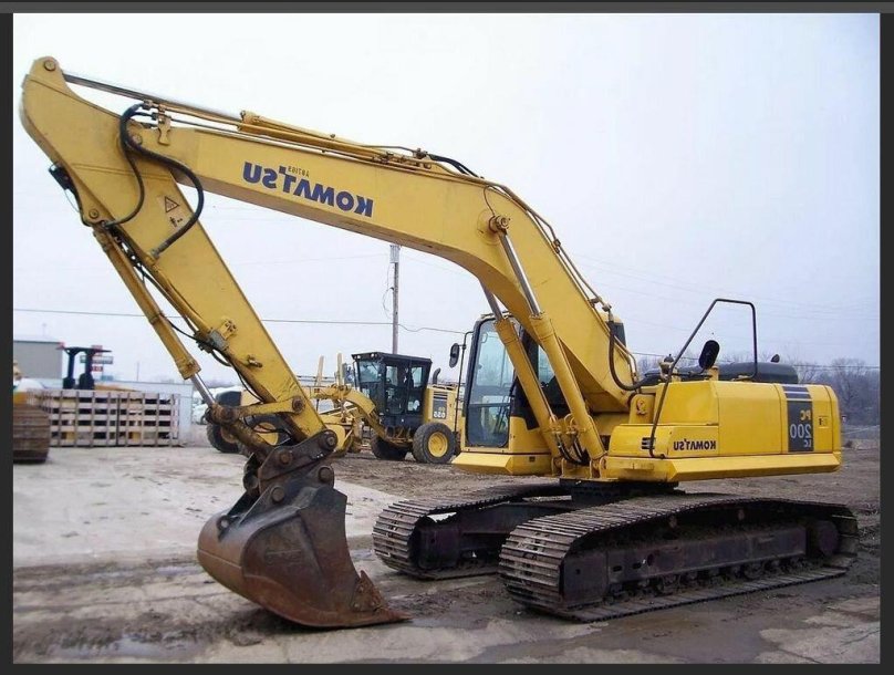 Комацу 200 экскаватор