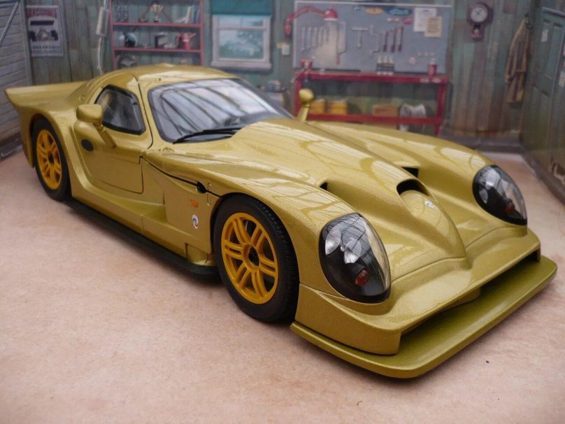 Panoz GTR-1