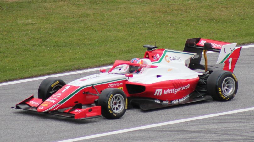 Деннис Хаугер формула 2