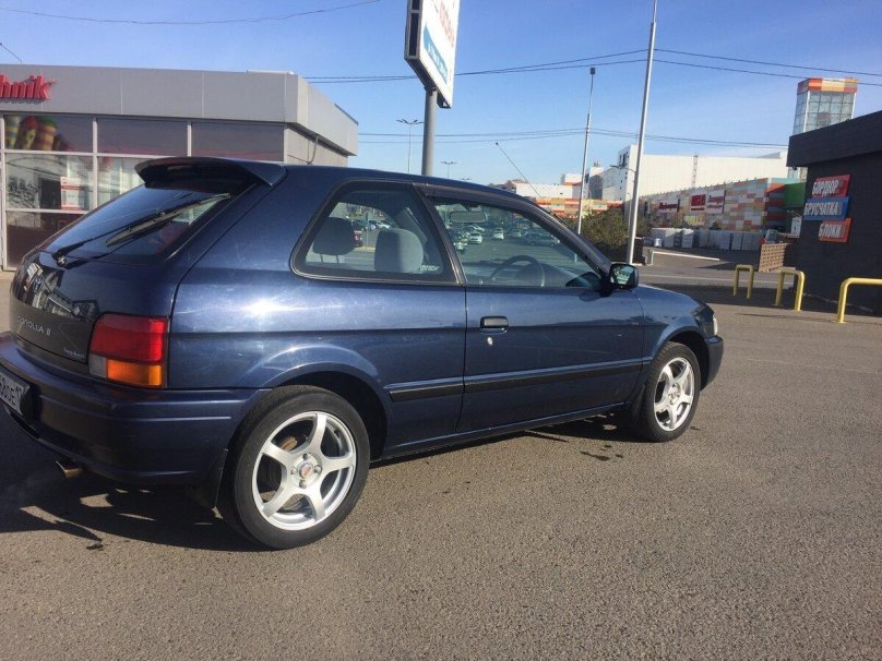 Тойота Королла 2 хэтчбек