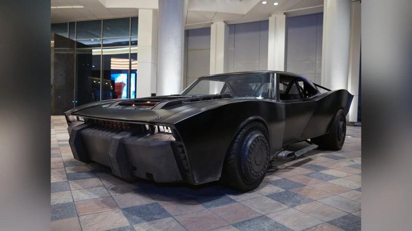 Бэтмен 2022 Бэтмобиль