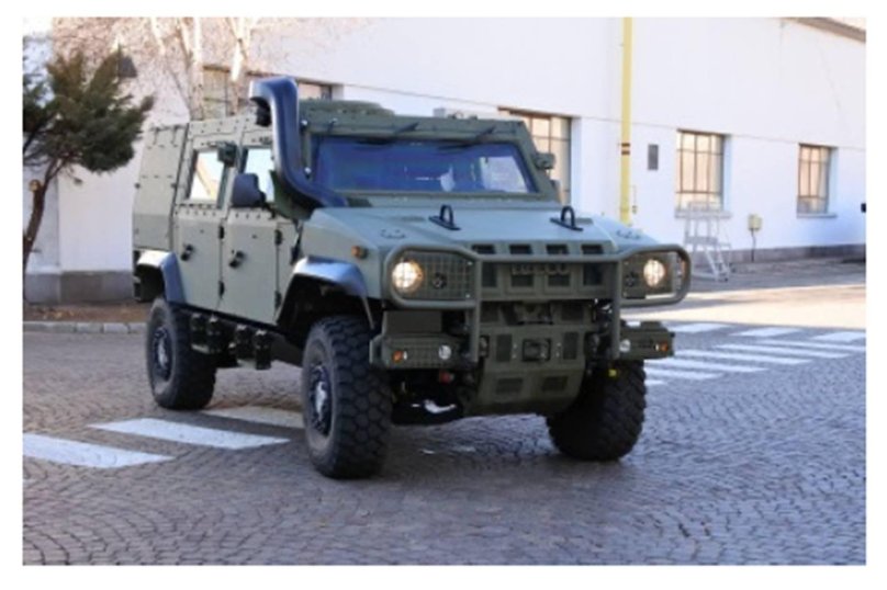 Легкая бронированная машина Iveco LMV 2