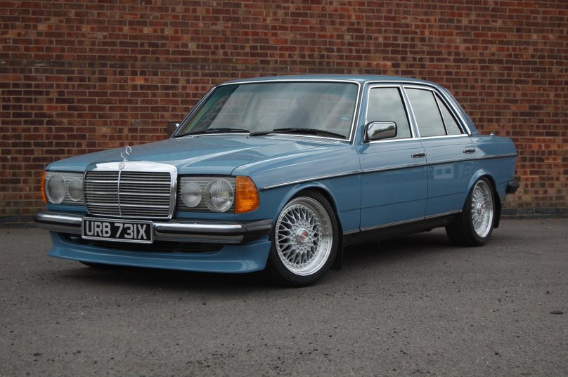 Mercedes-Benz w123 200