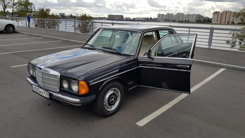 Mercedes-Benz w123 1975