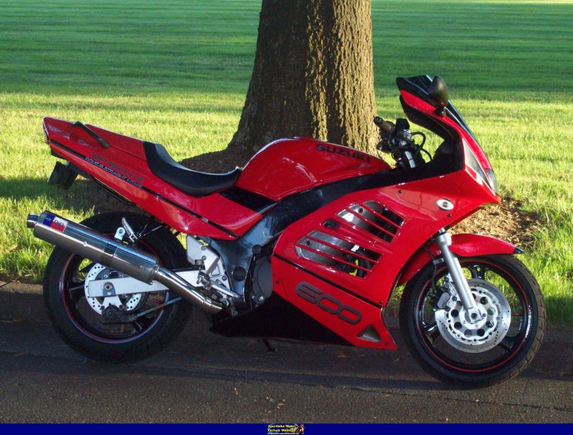 Suzuki RF 600 R