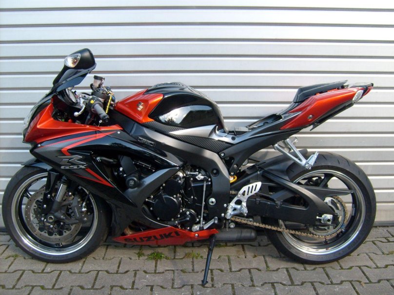 Suzuki GSXR 600 k8