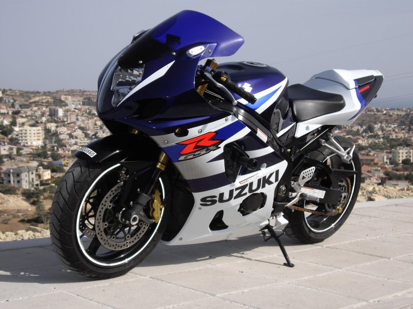 Suzuki GSX R 1000 k4