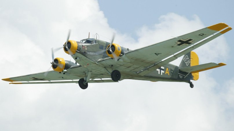 Самолет Юнкерс трехмоторный