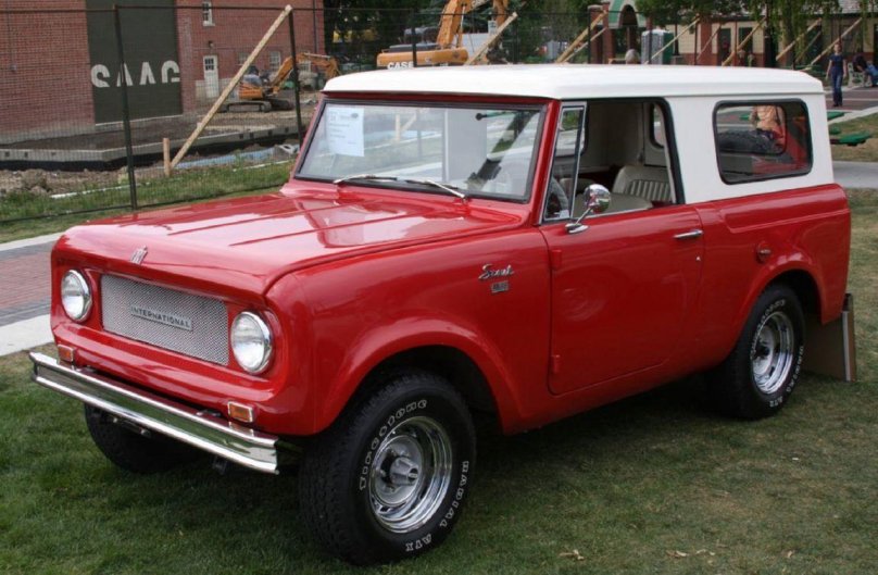 International Scout 800
