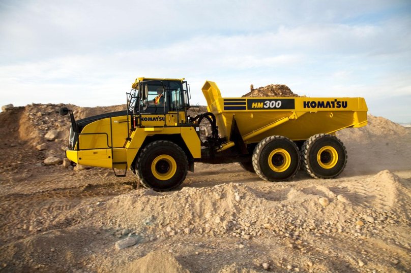 Komatsu сочлененный самосвал