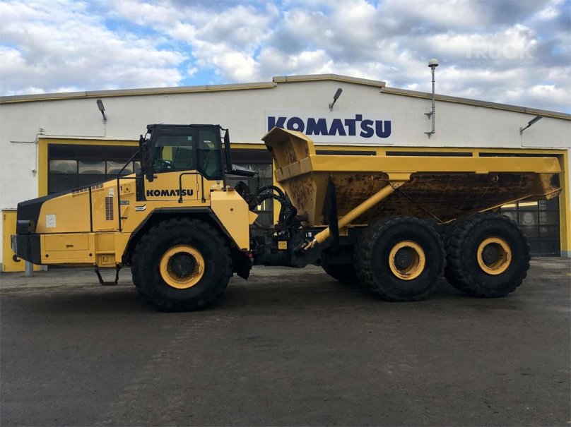 Komatsu hm400
