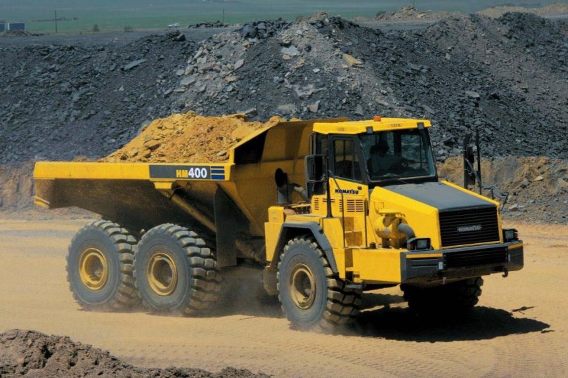 Самосвал Комацу hm400
