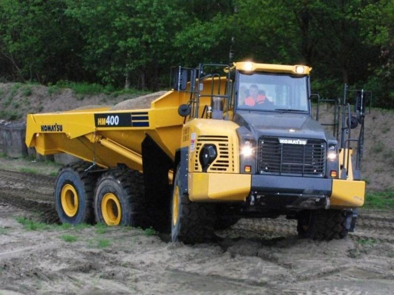 Самосвал Комацу hm400
