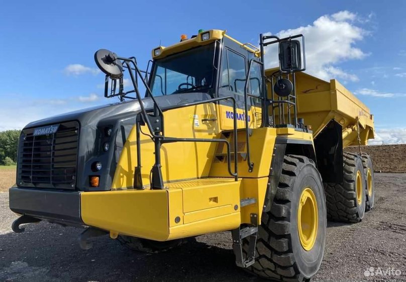 Сочлененный самосвал Комацу нм400