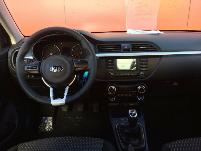 Kia Rio 2018 салон механика