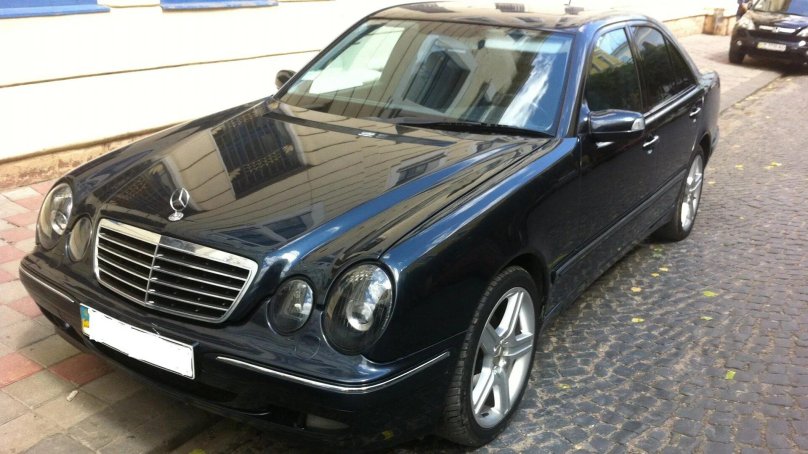 Мерседес 210 е320