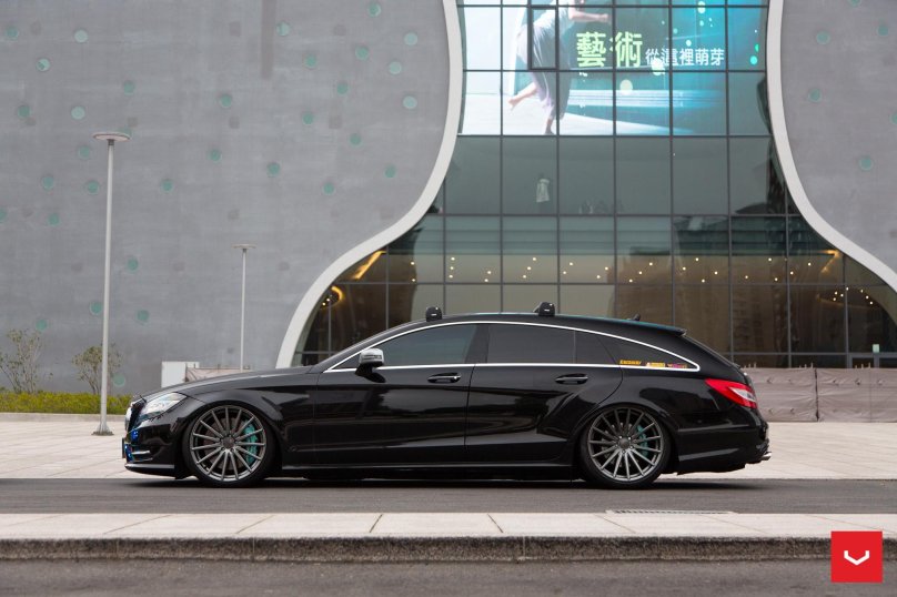 Mercedes Benz CLS shooting Brake 63 AMG