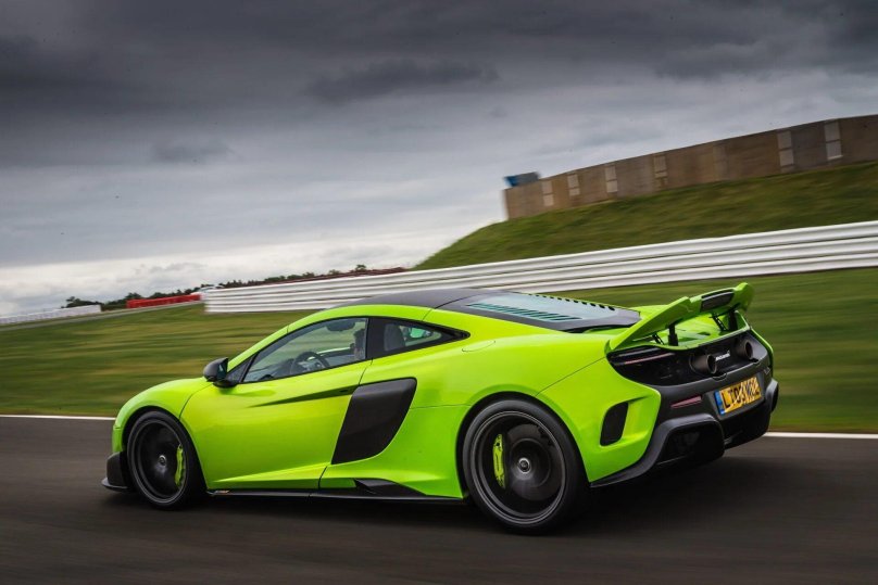 Макларен 675 ЛТ