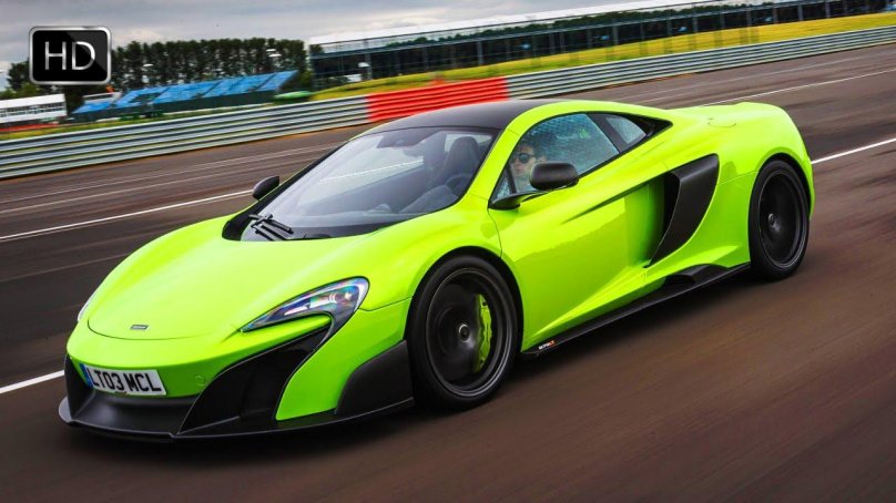 MCLAREN 675lt зелёная