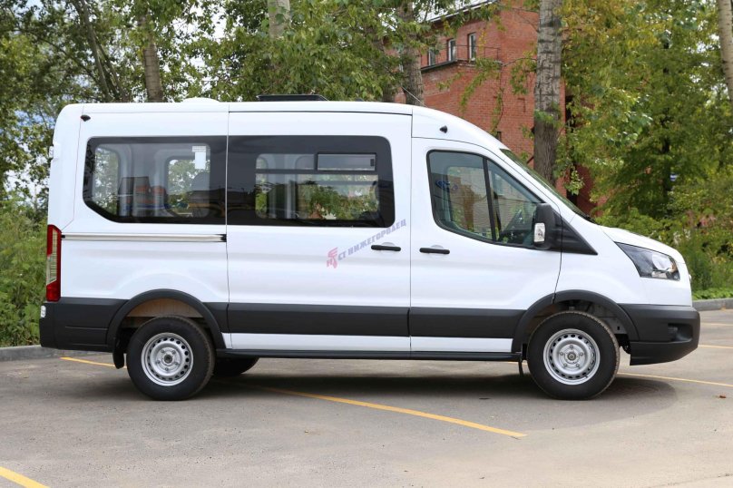 Форд 9 местный микроавтобус