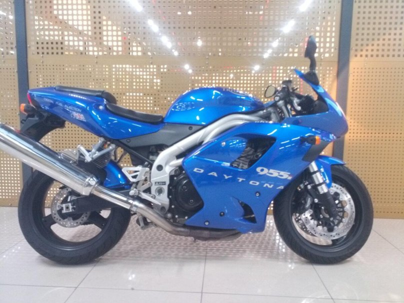 Дайтона 1000 Триумф