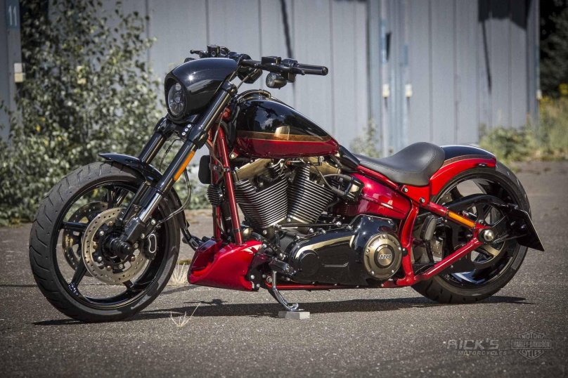 Harley Davidson Breakout Pro Street CVO