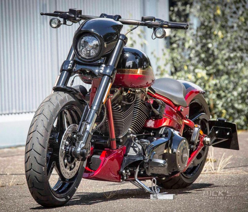 Harley Davidson Breakout Pro Street CVO