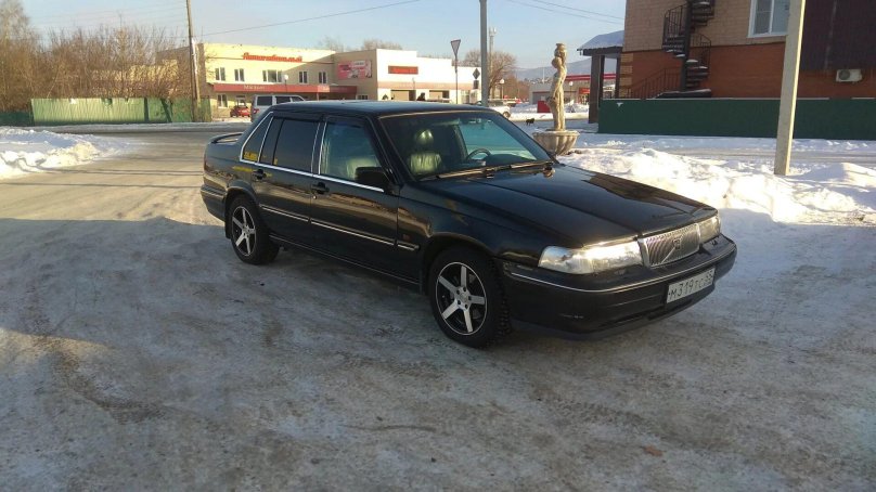 Вольво 960 черная