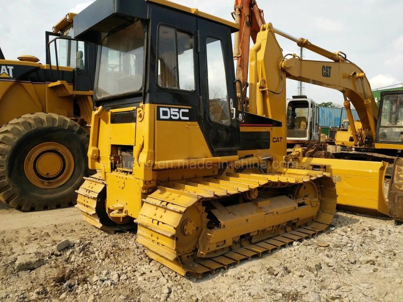 Бульдозер Cat d5
