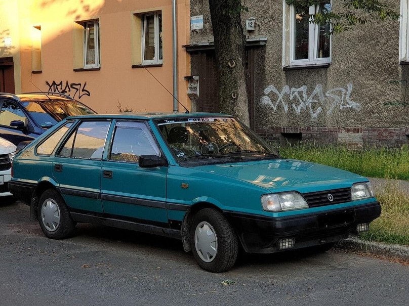 Автомобиль FSO Polonez