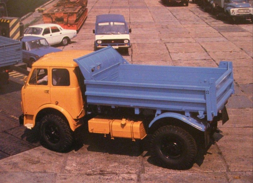 МАЗ-5549 самосвал