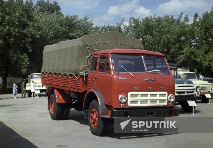 МАЗ 500 красный