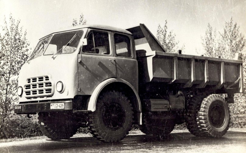 МАЗ-503б самосвал