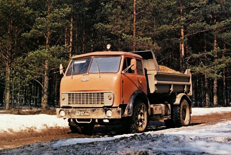 МАЗ-5549 самосвал