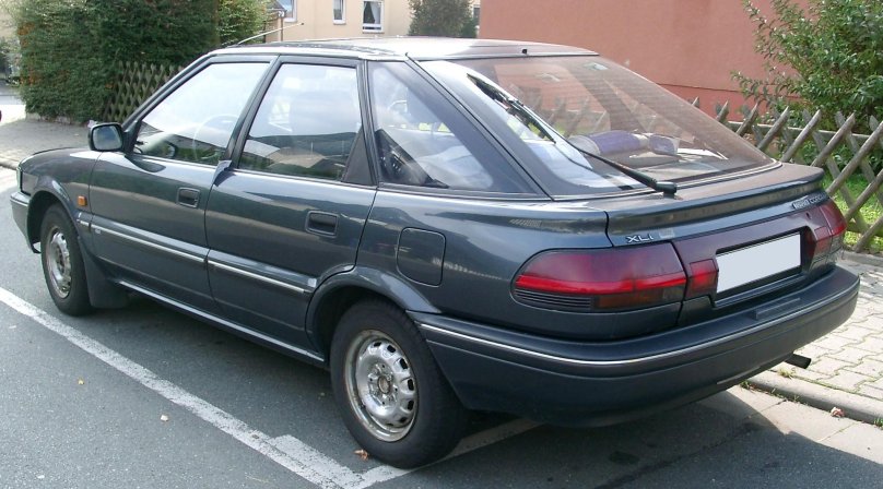 Toyota Corolla e90 лифтбек