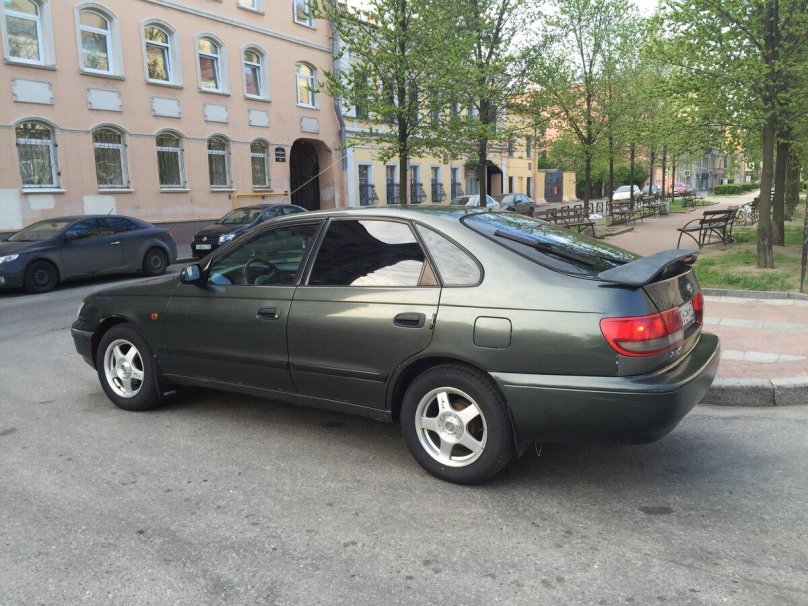 Toyota Carina e 1992 лифтбек