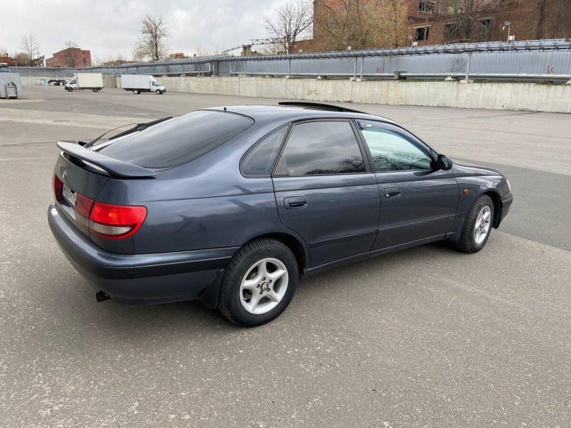 Toyota Carina e 1997 лифтбэк