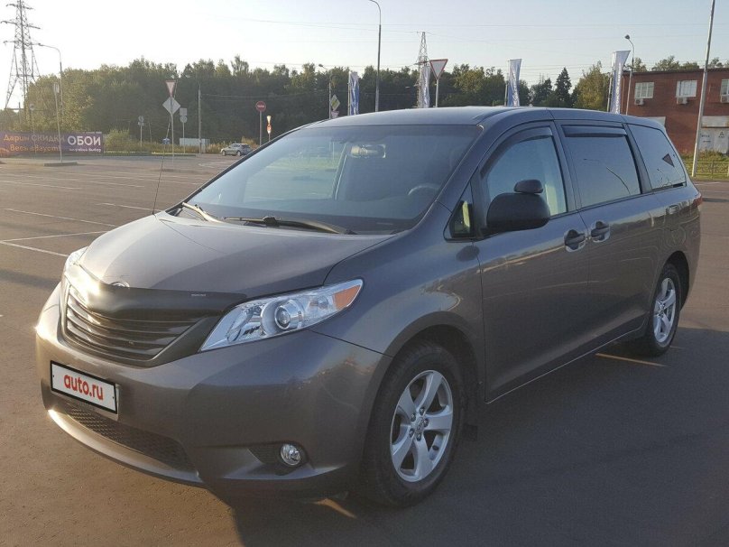 Тойота Сиенна 7 местная