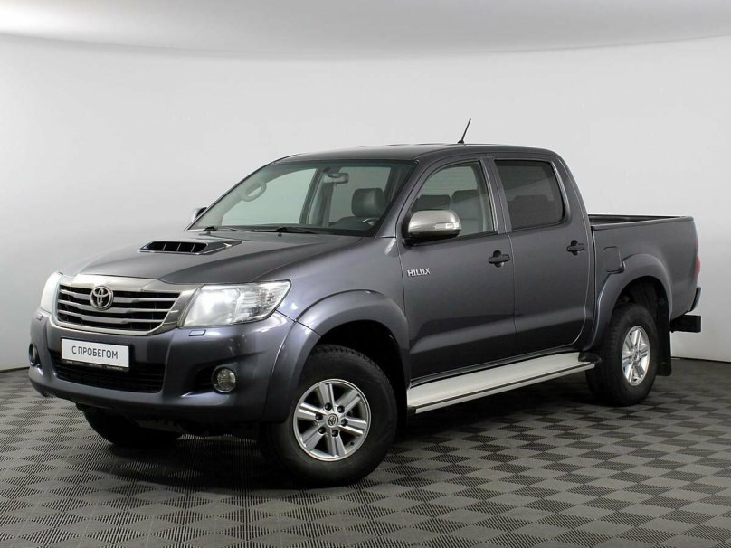 Тойота Хайлюкс 2011