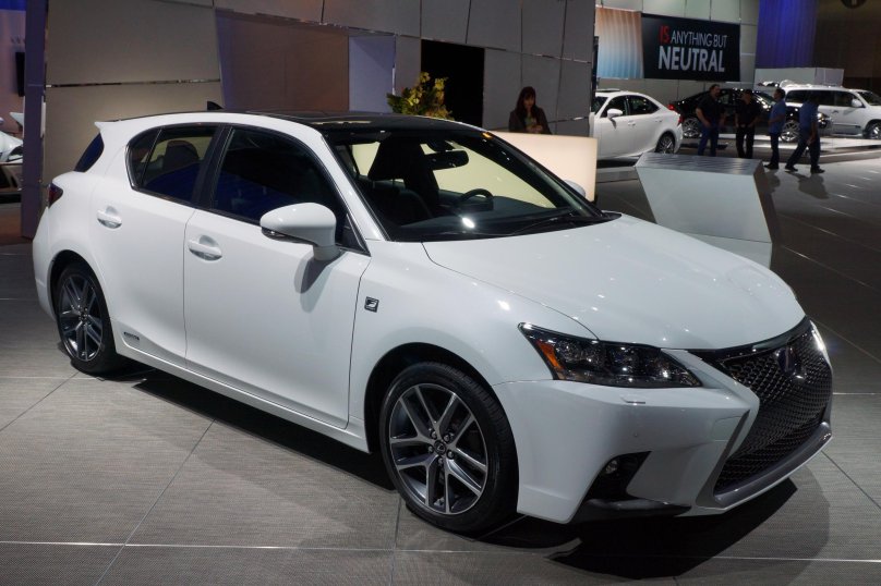 Lexus ct200h