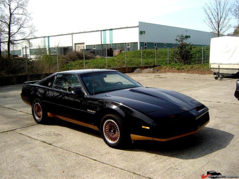 Pontiac Firebird 3 поколения