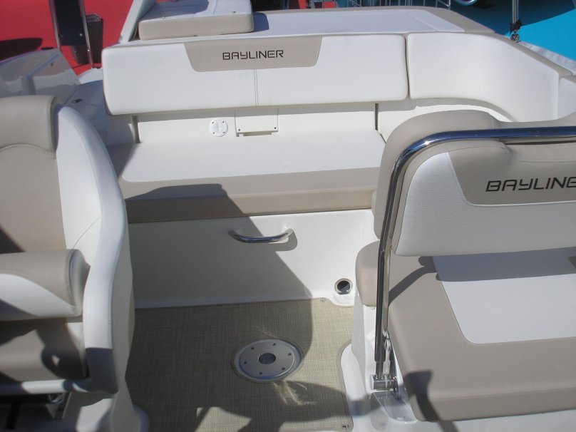 Bayliner 8.2