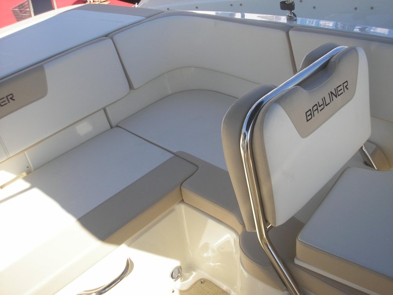 2017 Bayliner vr5