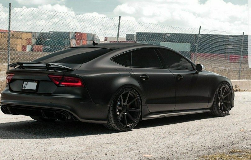 Audi rs7 черная