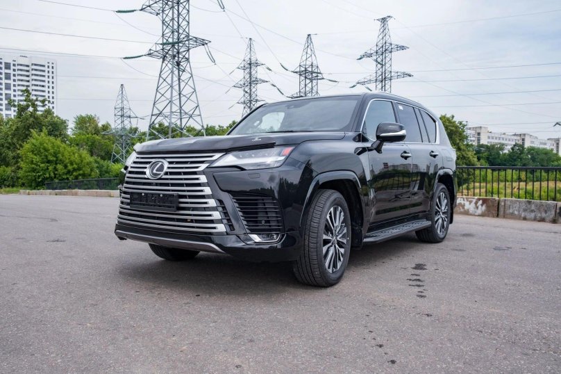 Lexus LX 600 2022 черный
