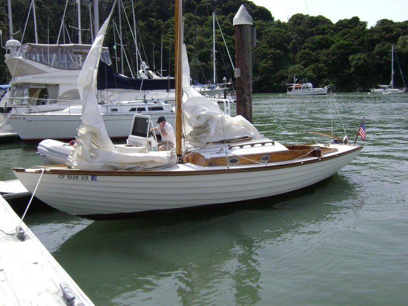 Парусная яхта Фолькбот