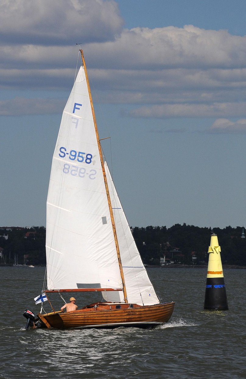 Парусная яхта Фолькбот