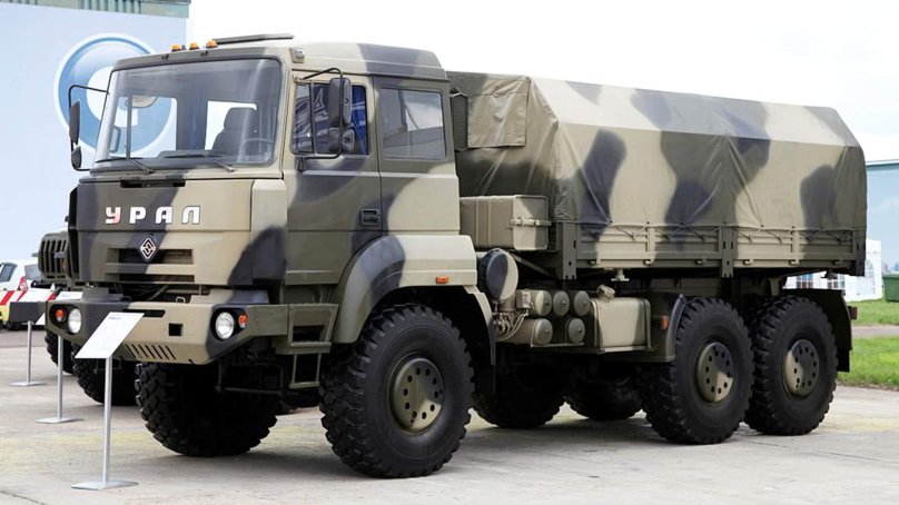 Урал 6370 военный тягач